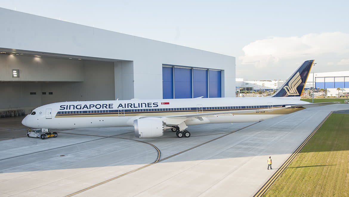 Singapore Airlines takes its first Boeing 787-10 Singapore Airlines takes its first Boeing 787-10